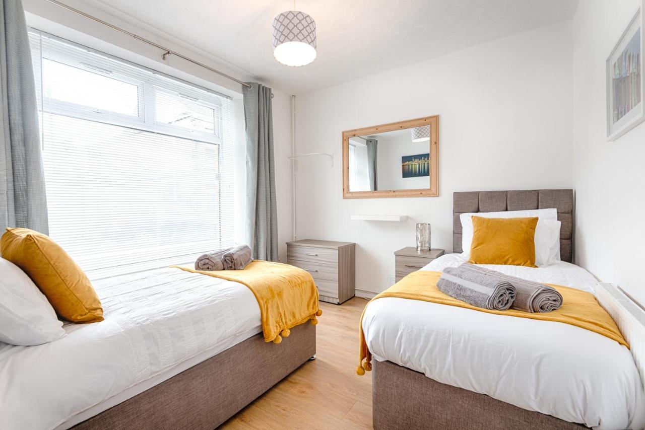 Free Parking, Spacious Rooms, Smart Tv'S All Rooms Swansea Bagian luar foto